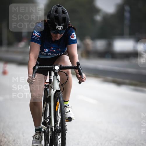 16.08.2026 - KN Förde Triathlon 2026 H.Heesch http://msf.ph/oto/9973430 16.08.2026 10:05:50 Radfahren 234, 247, 253 meine-sportfotos.de