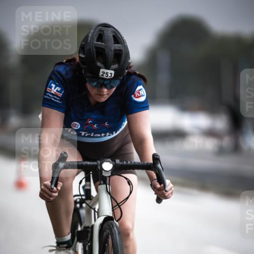 16.08.2026 - KN Förde Triathlon 2026 H.Heesch http://msf.ph/oto/9973437 16.08.2026 10:05:51 Radfahren 247, 253 meine-sportfotos.de