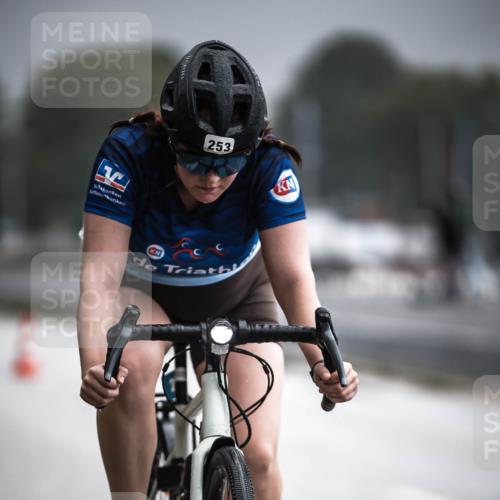 16.08.2026 - KN Förde Triathlon 2026 H.Heesch http://msf.ph/oto/9973438 16.08.2026 10:05:51 Radfahren 247, 253 meine-sportfotos.de