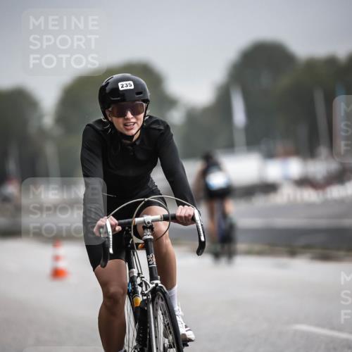 16.08.2026 - KN Förde Triathlon 2026 H.Heesch http://msf.ph/oto/9973540 16.08.2026 10:06:33 Radfahren  meine-sportfotos.de