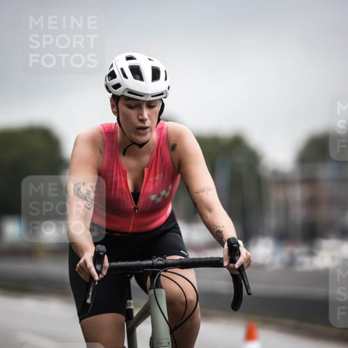 16.08.2026 - KN Förde Triathlon 2026 H.Heesch http://msf.ph/oto/9973715 16.08.2026 10:11:20 Radfahren  meine-sportfotos.de