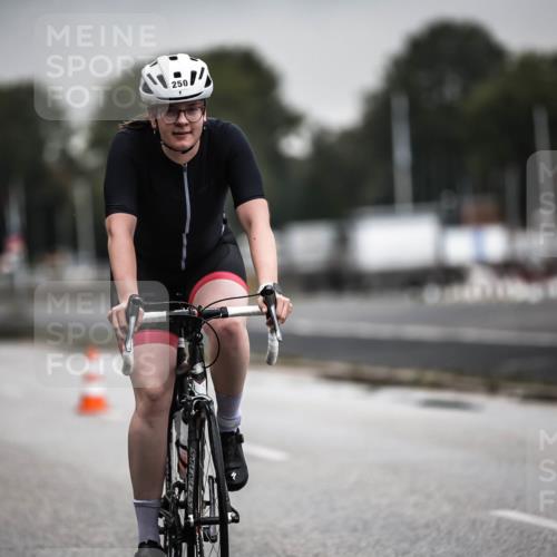 16.08.2026 - KN Förde Triathlon 2026 H.Heesch http://msf.ph/oto/9973746 16.08.2026 10:11:37 Radfahren  meine-sportfotos.de
