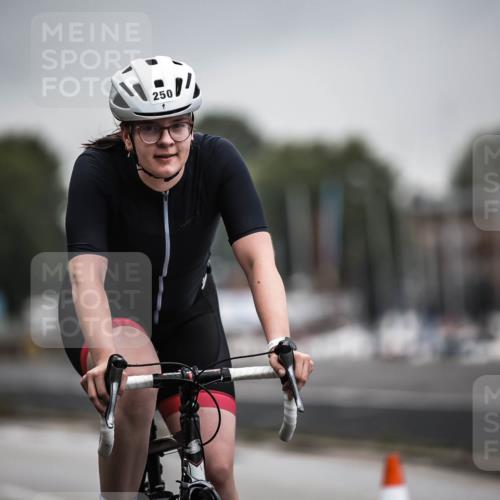 16.08.2026 - KN Förde Triathlon 2026 H.Heesch http://msf.ph/oto/9973755 16.08.2026 10:11:38 Radfahren  meine-sportfotos.de