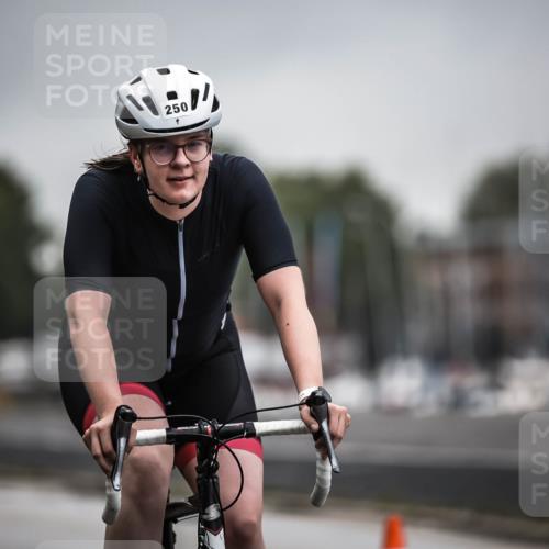 16.08.2026 - KN Förde Triathlon 2026 H.Heesch http://msf.ph/oto/9973756 16.08.2026 10:11:38 Radfahren  meine-sportfotos.de