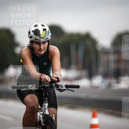 16.08.2026 - KN Förde Triathlon 2026 H.Heesch http://msf.ph/oto/9973770 16.08.2026 10:12:06 Radfahren  meine-sportfotos.de