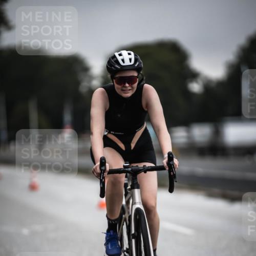 16.08.2026 - KN Förde Triathlon 2026 H.Heesch http://msf.ph/oto/9973871 16.08.2026 10:13:43 Radfahren  meine-sportfotos.de