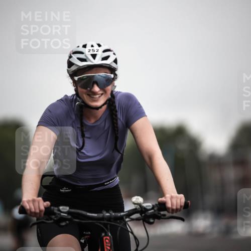 16.08.2026 - KN Förde Triathlon 2026 H.Heesch http://msf.ph/oto/9973971 16.08.2026 10:14:43 Radfahren  meine-sportfotos.de
