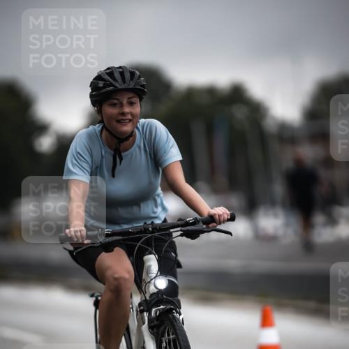 16.08.2026 - KN Förde Triathlon 2026 H.Heesch http://msf.ph/oto/9973988 16.08.2026 10:14:57 Radfahren  meine-sportfotos.de