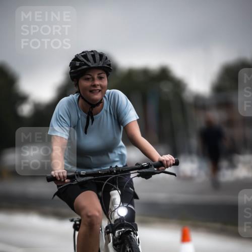 16.08.2026 - KN Förde Triathlon 2026 H.Heesch http://msf.ph/oto/9973989 16.08.2026 10:14:57 Radfahren  meine-sportfotos.de