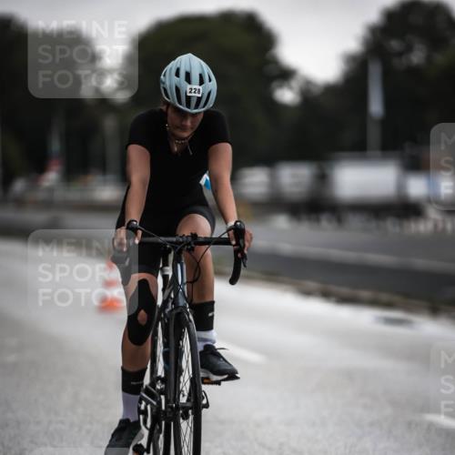 16.08.2026 - KN Förde Triathlon 2026 H.Heesch http://msf.ph/oto/9974106 16.08.2026 10:17:57 Radfahren  meine-sportfotos.de