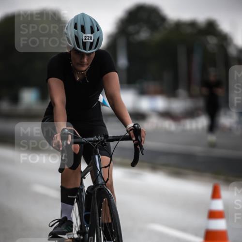 16.08.2026 - KN Förde Triathlon 2026 H.Heesch http://msf.ph/oto/9974115 16.08.2026 10:17:57 Radfahren  meine-sportfotos.de