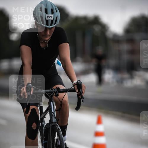 16.08.2026 - KN Förde Triathlon 2026 H.Heesch http://msf.ph/oto/9974119 16.08.2026 10:17:57 Radfahren  meine-sportfotos.de