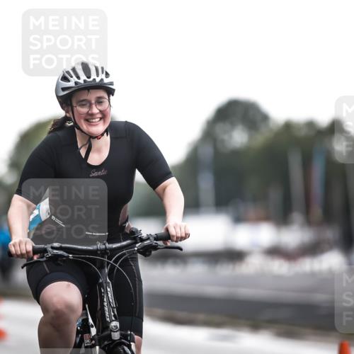 16.08.2026 - KN Förde Triathlon 2026 H.Heesch http://msf.ph/oto/9974211 16.08.2026 10:21:25 Radfahren  meine-sportfotos.de