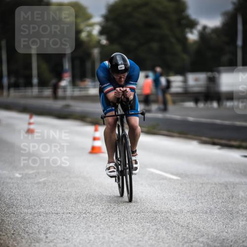 16.08.2026 - KN Förde Triathlon 2026 H.Heesch http://msf.ph/oto/9974302 16.08.2026 10:59:44 Radfahren 307, 318 meine-sportfotos.de