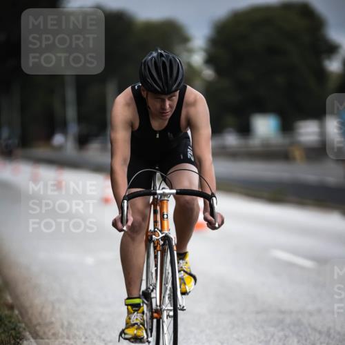 16.08.2026 - KN Förde Triathlon 2026 H.Heesch http://msf.ph/oto/9974326 16.08.2026 11:00:28 Radfahren 301, 317 meine-sportfotos.de
