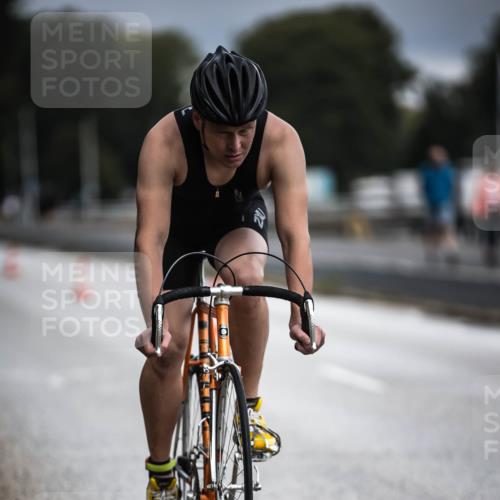 16.08.2026 - KN Förde Triathlon 2026 H.Heesch http://msf.ph/oto/9974330 16.08.2026 11:00:28 Radfahren 301, 317 meine-sportfotos.de