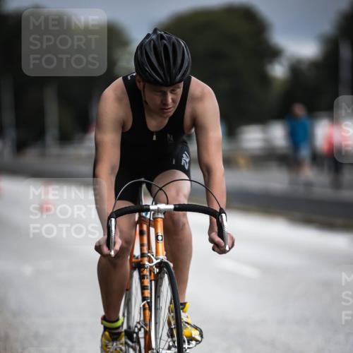 16.08.2026 - KN Förde Triathlon 2026 H.Heesch http://msf.ph/oto/9974331 16.08.2026 11:00:28 Radfahren 301, 317 meine-sportfotos.de