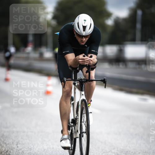 16.08.2026 - KN Förde Triathlon 2026 H.Heesch http://msf.ph/oto/9974361 16.08.2026 11:00:55 Radfahren 304 meine-sportfotos.de