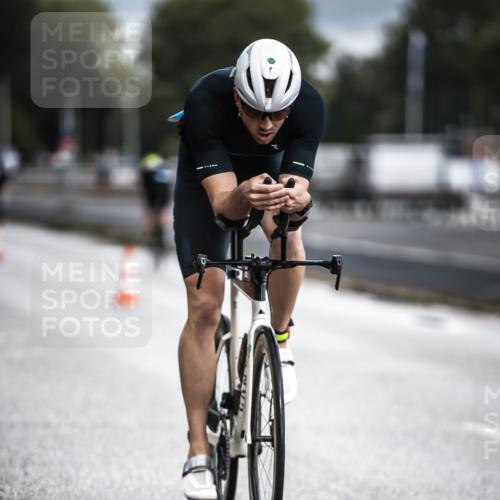 16.08.2026 - KN Förde Triathlon 2026 H.Heesch http://msf.ph/oto/9974362 16.08.2026 11:00:55 Radfahren 304 meine-sportfotos.de