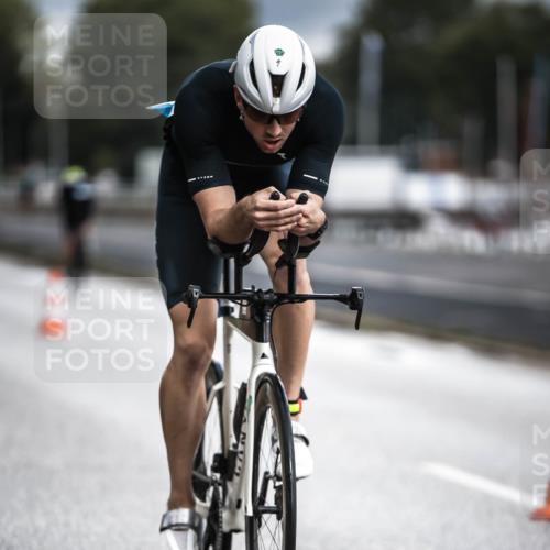 16.08.2026 - KN Förde Triathlon 2026 H.Heesch http://msf.ph/oto/9974364 16.08.2026 11:00:55 Radfahren 304 meine-sportfotos.de