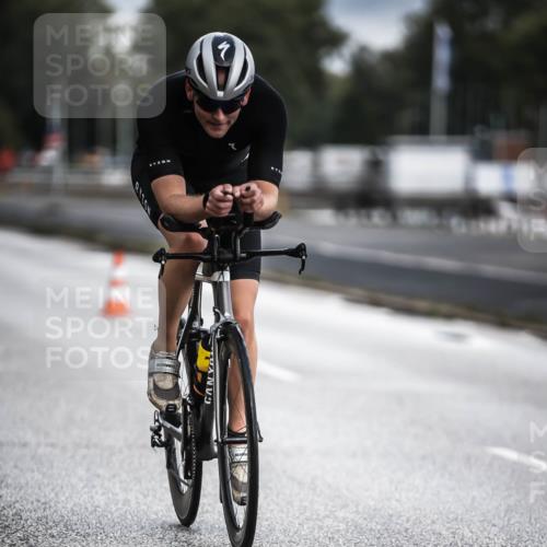16.08.2026 - KN Förde Triathlon 2026 H.Heesch http://msf.ph/oto/9974382 16.08.2026 11:01:11 Radfahren 319, 323 meine-sportfotos.de