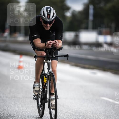 16.08.2026 - KN Förde Triathlon 2026 H.Heesch http://msf.ph/oto/9974383 16.08.2026 11:01:11 Radfahren 319, 323 meine-sportfotos.de