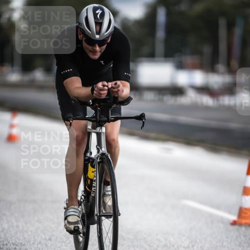 16.08.2026 - KN Förde Triathlon 2026 H.Heesch http://msf.ph/oto/9974385 16.08.2026 11:01:11 Radfahren 319, 323 meine-sportfotos.de