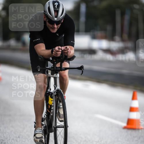 16.08.2026 - KN Förde Triathlon 2026 H.Heesch http://msf.ph/oto/9974386 16.08.2026 11:01:11 Radfahren 319, 323 meine-sportfotos.de