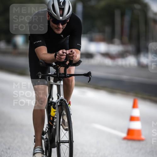 16.08.2026 - KN Förde Triathlon 2026 H.Heesch http://msf.ph/oto/9974387 16.08.2026 11:01:11 Radfahren 319, 323 meine-sportfotos.de