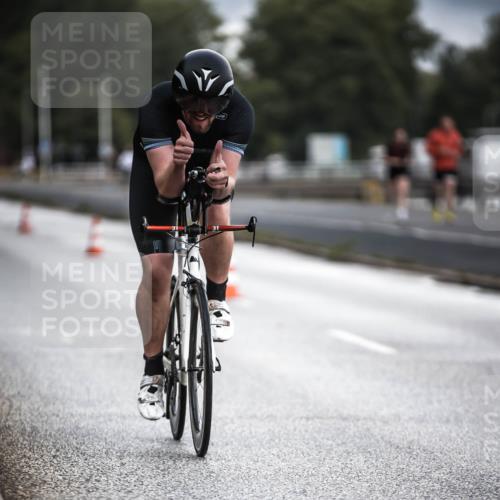 16.08.2026 - KN Förde Triathlon 2026 H.Heesch http://msf.ph/oto/9974423 16.08.2026 11:01:44 Radfahren 310, 311 meine-sportfotos.de