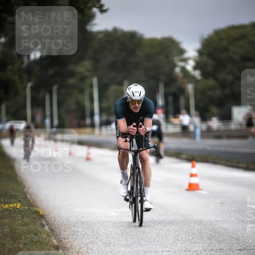 16.08.2026 - KN Förde Triathlon 2026 H.Heesch http://msf.ph/oto/9974484 16.08.2026 11:02:15 Radfahren 314, 327 meine-sportfotos.de