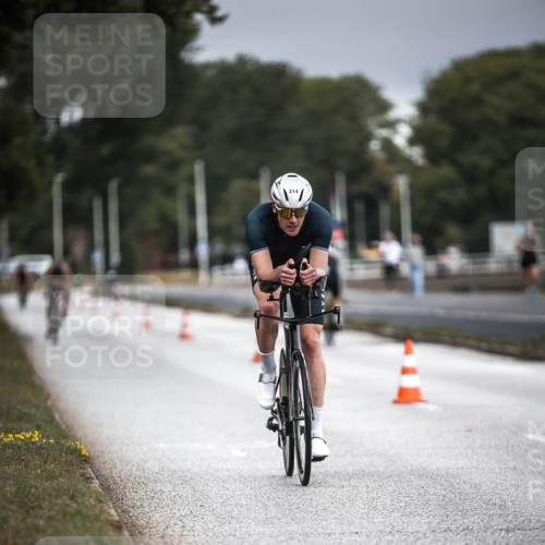 16.08.2026 - KN Förde Triathlon 2026 H.Heesch http://msf.ph/oto/9974485 16.08.2026 11:02:15 Radfahren 314, 327 meine-sportfotos.de