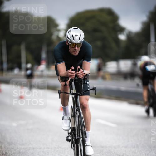 16.08.2026 - KN Förde Triathlon 2026 H.Heesch http://msf.ph/oto/9974500 16.08.2026 11:02:16 Radfahren 314, 327, 441 meine-sportfotos.de