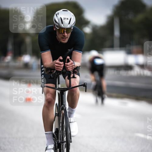 16.08.2026 - KN Förde Triathlon 2026 H.Heesch http://msf.ph/oto/9974505 16.08.2026 11:02:16 Radfahren 314, 327, 441 meine-sportfotos.de
