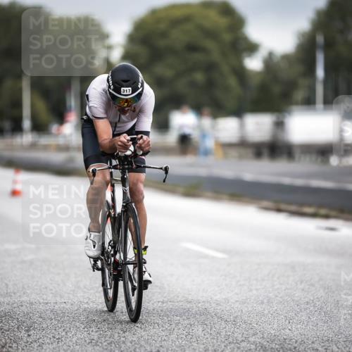16.08.2026 - KN Förde Triathlon 2026 H.Heesch http://msf.ph/oto/9974547 16.08.2026 11:02:40 Radfahren 317, 324, 336 meine-sportfotos.de