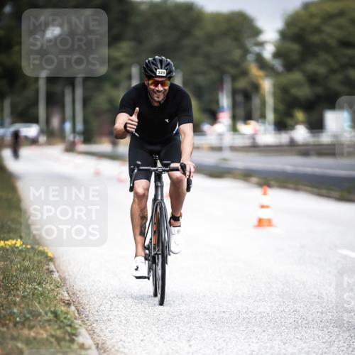 16.08.2026 - KN Förde Triathlon 2026 H.Heesch http://msf.ph/oto/9974634 16.08.2026 11:04:04 Radfahren 320, 363 meine-sportfotos.de