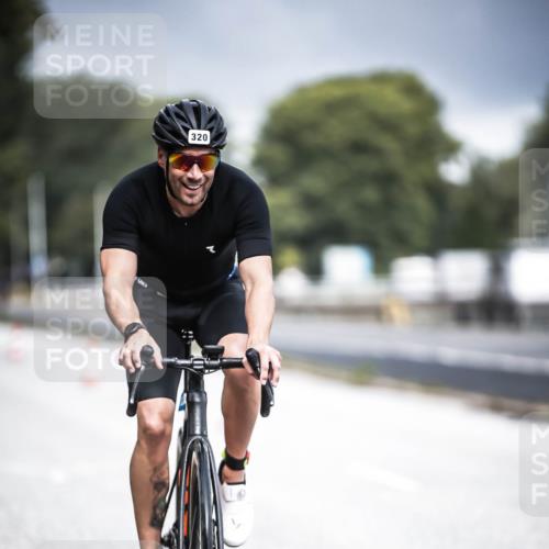 16.08.2026 - KN Förde Triathlon 2026 H.Heesch http://msf.ph/oto/9974648 16.08.2026 11:04:04 Radfahren 320, 363 meine-sportfotos.de