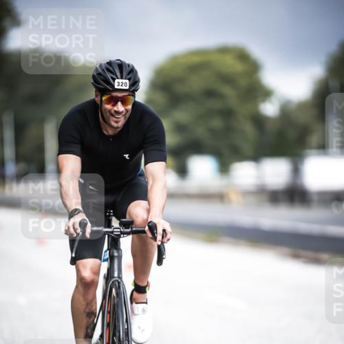 16.08.2026 - KN Förde Triathlon 2026 H.Heesch http://msf.ph/oto/9974649 16.08.2026 11:04:04 Radfahren 320, 363 meine-sportfotos.de
