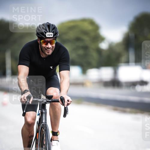 16.08.2026 - KN Förde Triathlon 2026 H.Heesch http://msf.ph/oto/9974651 16.08.2026 11:04:04 Radfahren 320, 363 meine-sportfotos.de