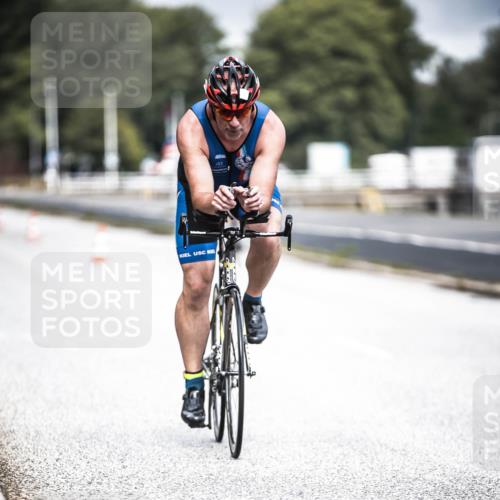 16.08.2026 - KN Förde Triathlon 2026 H.Heesch http://msf.ph/oto/9974696 16.08.2026 11:04:32 Radfahren 321, 327 meine-sportfotos.de