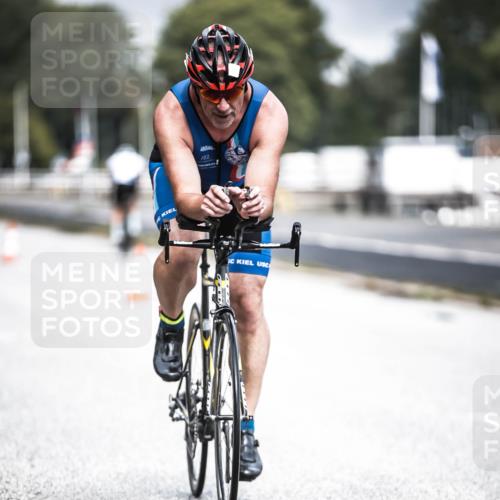 16.08.2026 - KN Förde Triathlon 2026 H.Heesch http://msf.ph/oto/9974702 16.08.2026 11:04:32 Radfahren 321, 327 meine-sportfotos.de