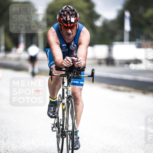 16.08.2026 - KN Förde Triathlon 2026 H.Heesch http://msf.ph/oto/9974703 16.08.2026 11:04:32 Radfahren 321, 327 meine-sportfotos.de