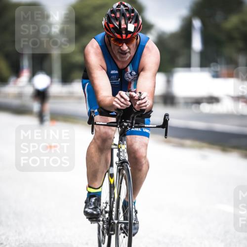 16.08.2026 - KN Förde Triathlon 2026 H.Heesch http://msf.ph/oto/9974705 16.08.2026 11:04:33 Radfahren 321, 327 meine-sportfotos.de