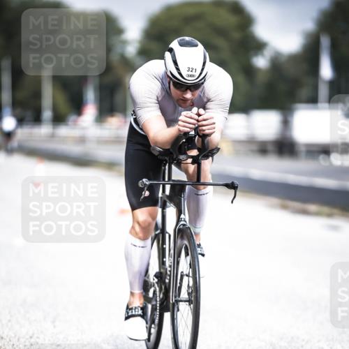 16.08.2026 - KN Förde Triathlon 2026 H.Heesch http://msf.ph/oto/9974721 16.08.2026 11:04:37 Radfahren 321 meine-sportfotos.de