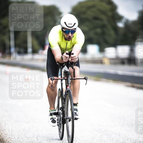 16.08.2026 - KN Förde Triathlon 2026 H.Heesch http://msf.ph/oto/9974734 16.08.2026 11:04:48 Radfahren 324, 336 meine-sportfotos.de