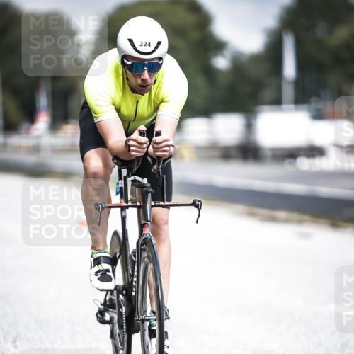 16.08.2026 - KN Förde Triathlon 2026 H.Heesch http://msf.ph/oto/9974738 16.08.2026 11:04:49 Radfahren 324, 336 meine-sportfotos.de