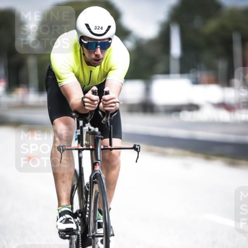 16.08.2026 - KN Förde Triathlon 2026 H.Heesch http://msf.ph/oto/9974740 16.08.2026 11:04:49 Radfahren 324, 336 meine-sportfotos.de