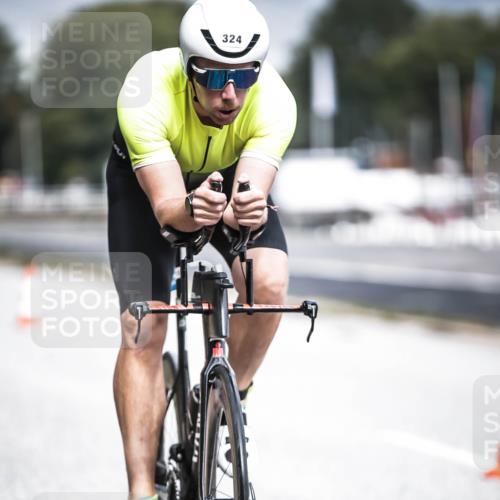 16.08.2026 - KN Förde Triathlon 2026 H.Heesch http://msf.ph/oto/9974742 16.08.2026 11:04:49 Radfahren 324, 336 meine-sportfotos.de