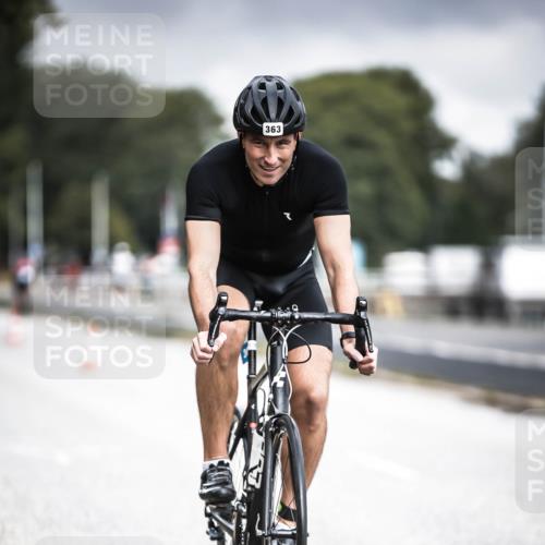 16.08.2026 - KN Förde Triathlon 2026 H.Heesch http://msf.ph/oto/9974813 16.08.2026 11:06:19 Radfahren 339, 363 meine-sportfotos.de