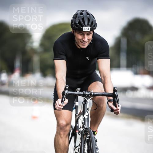 16.08.2026 - KN Förde Triathlon 2026 H.Heesch http://msf.ph/oto/9974818 16.08.2026 11:06:19 Radfahren 339, 363 meine-sportfotos.de